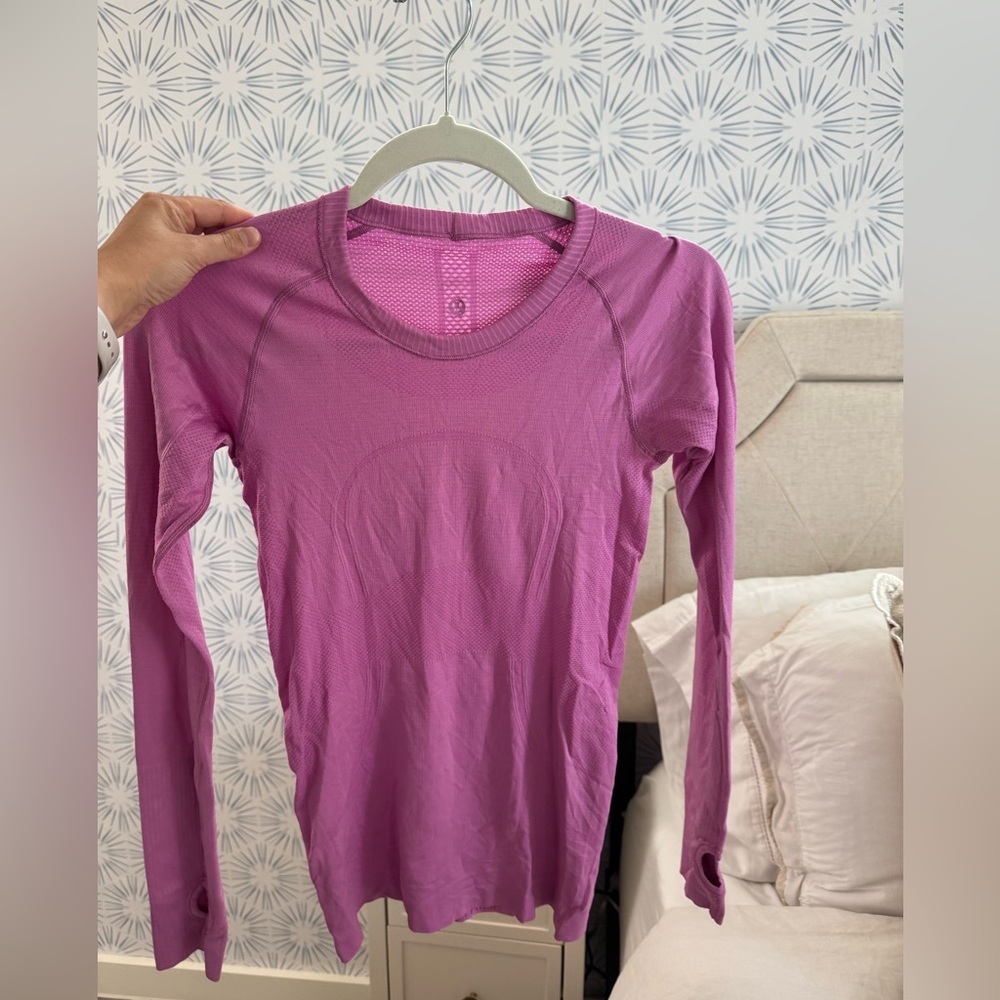Lululemon Swiftly Tech Long Sleeve Crew pink